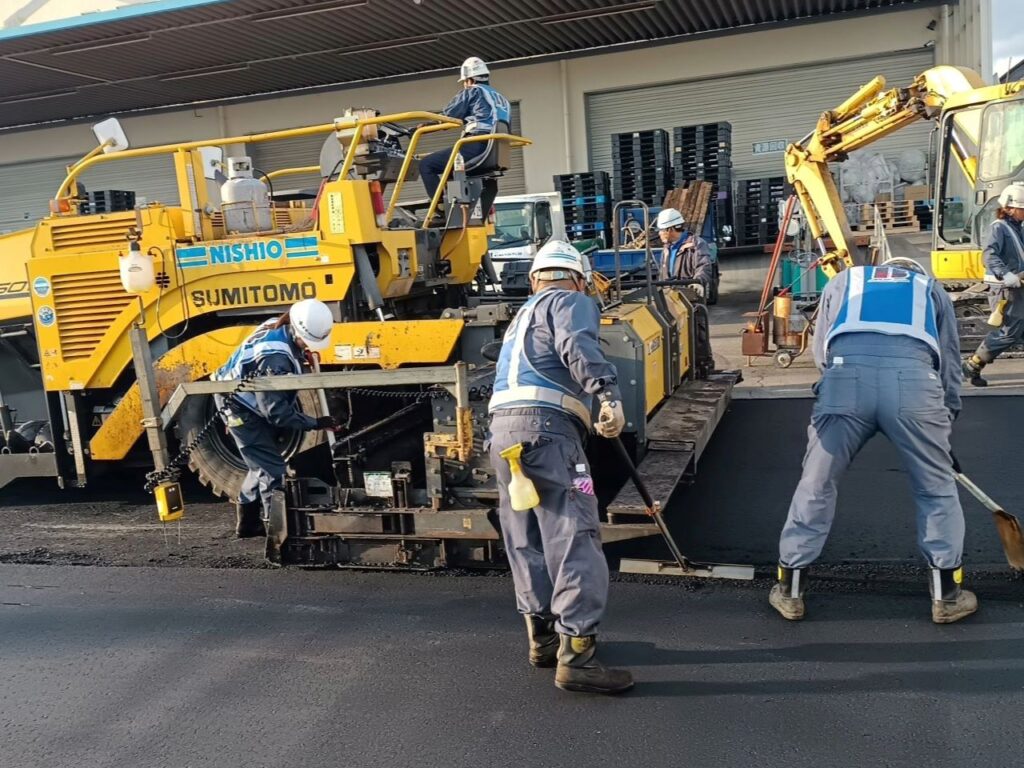 船岡リコーの舗装工事の画像